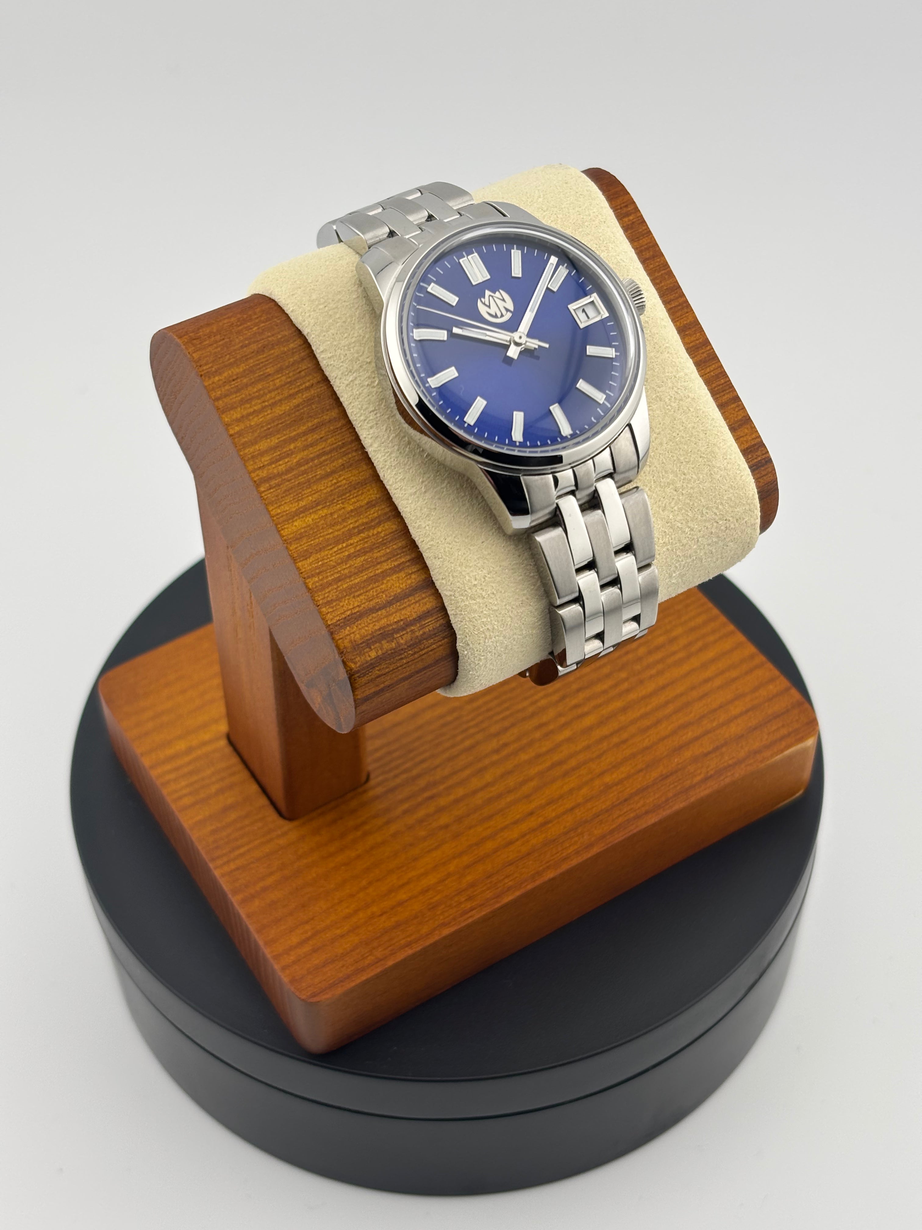 MN Watches luxury ladies watch with sunburst dial, stainless steel case & bracelet