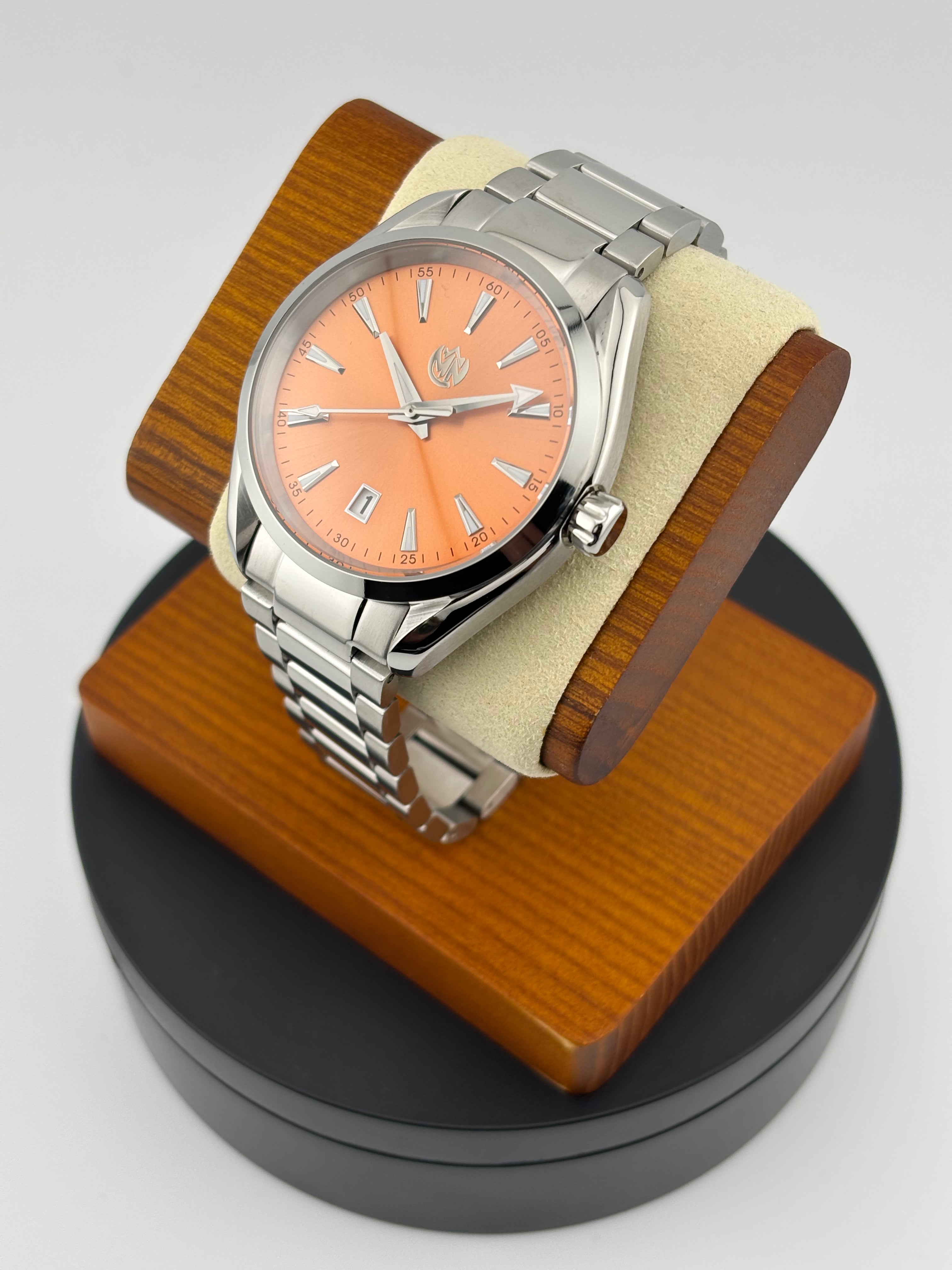 Mechanical sports watch with stainless steel case and bracelet, lumed hands and markers