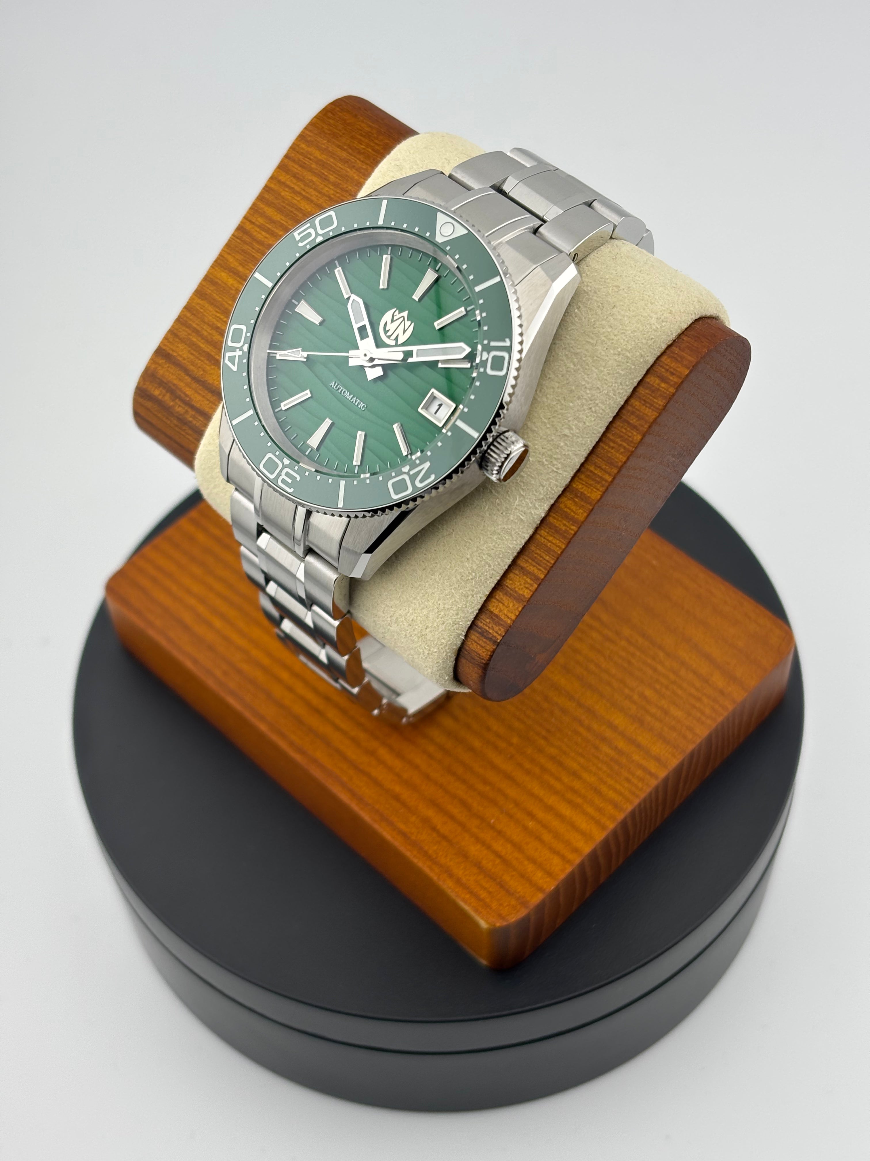 MN Watches All Green Dive Watch with stainless steel case and bracelet