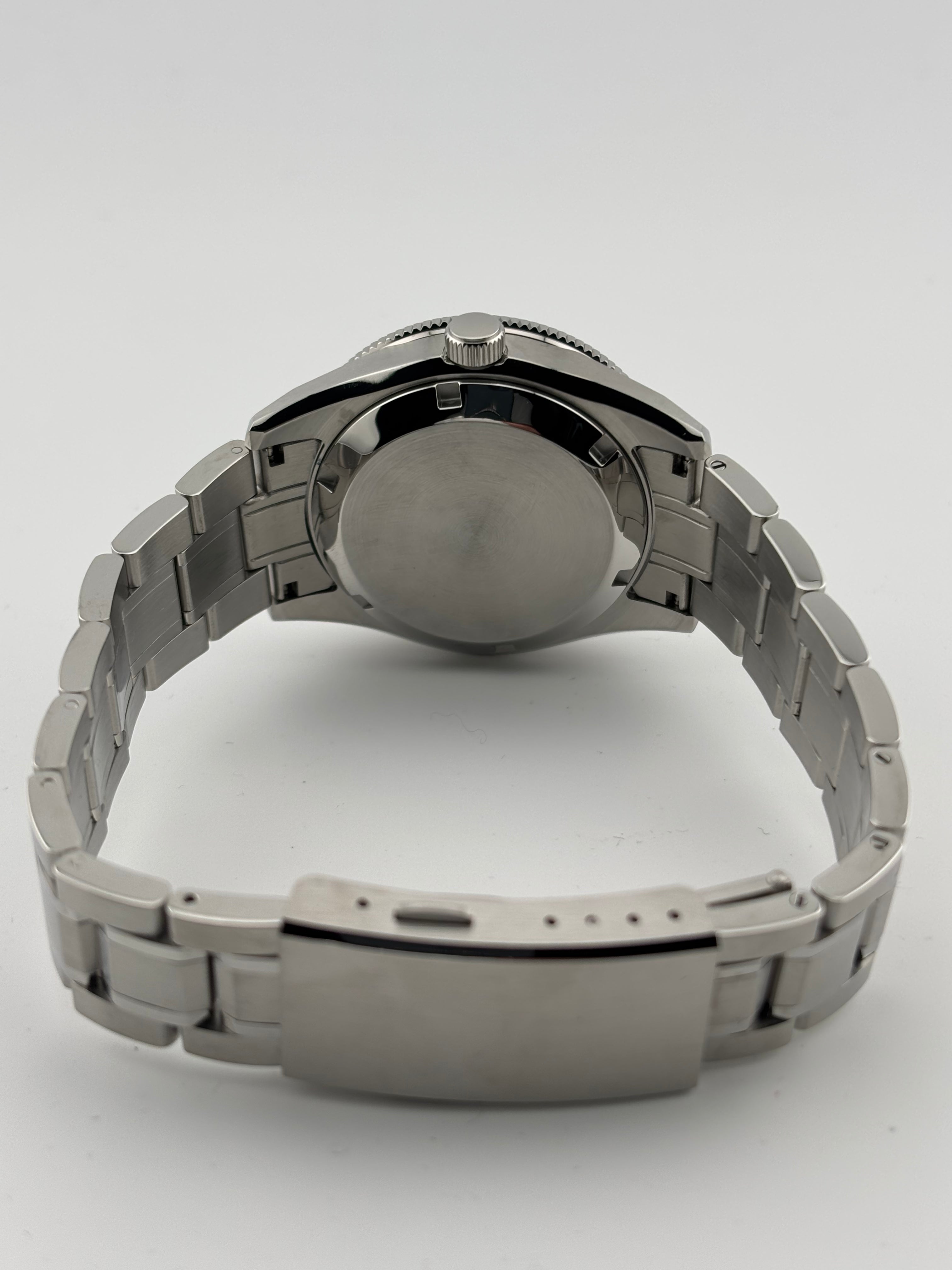 MN Watches All Green Dive Watch with stainless steel case and bracelet