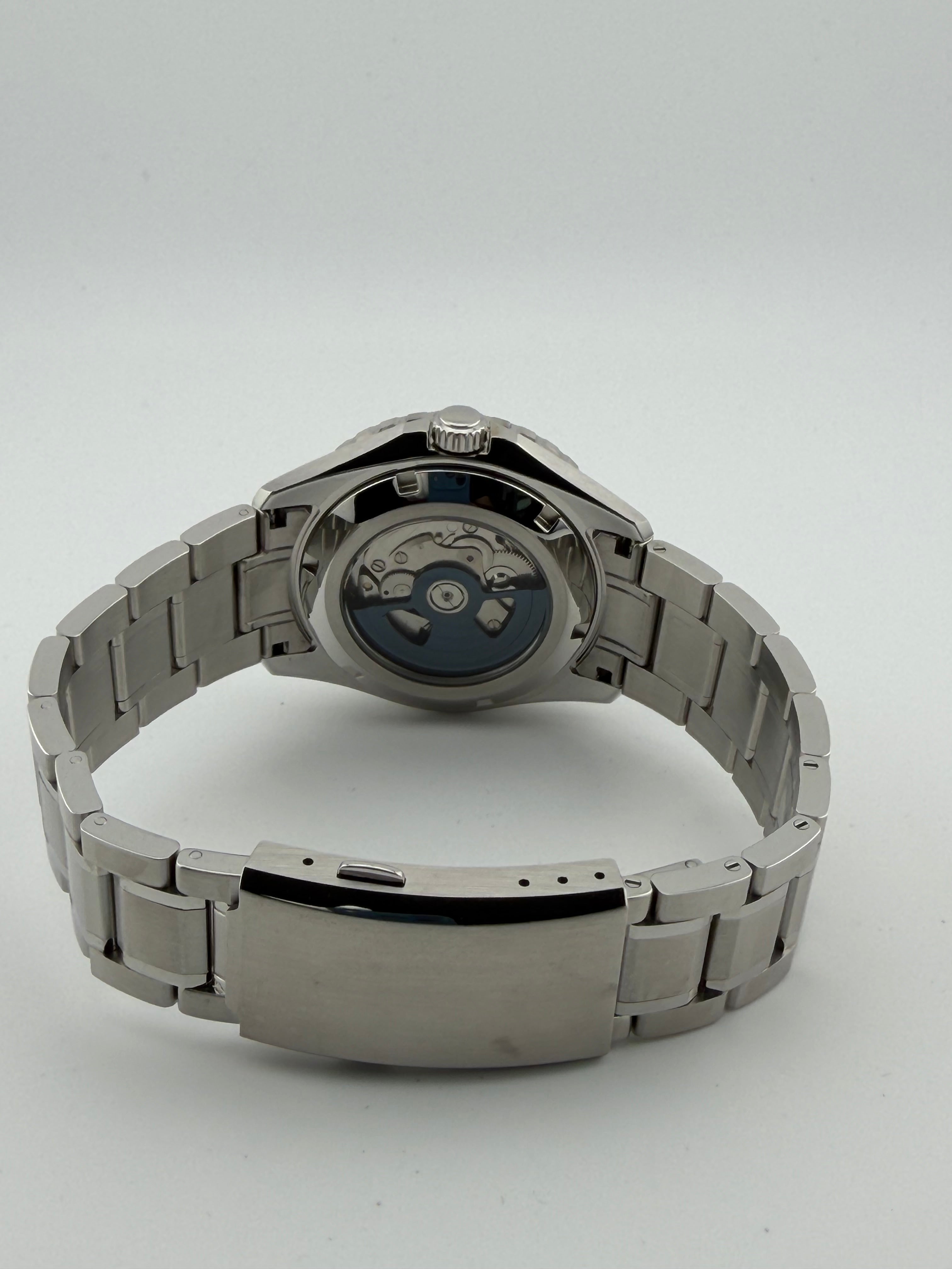 Arctic Blue (Diver)
