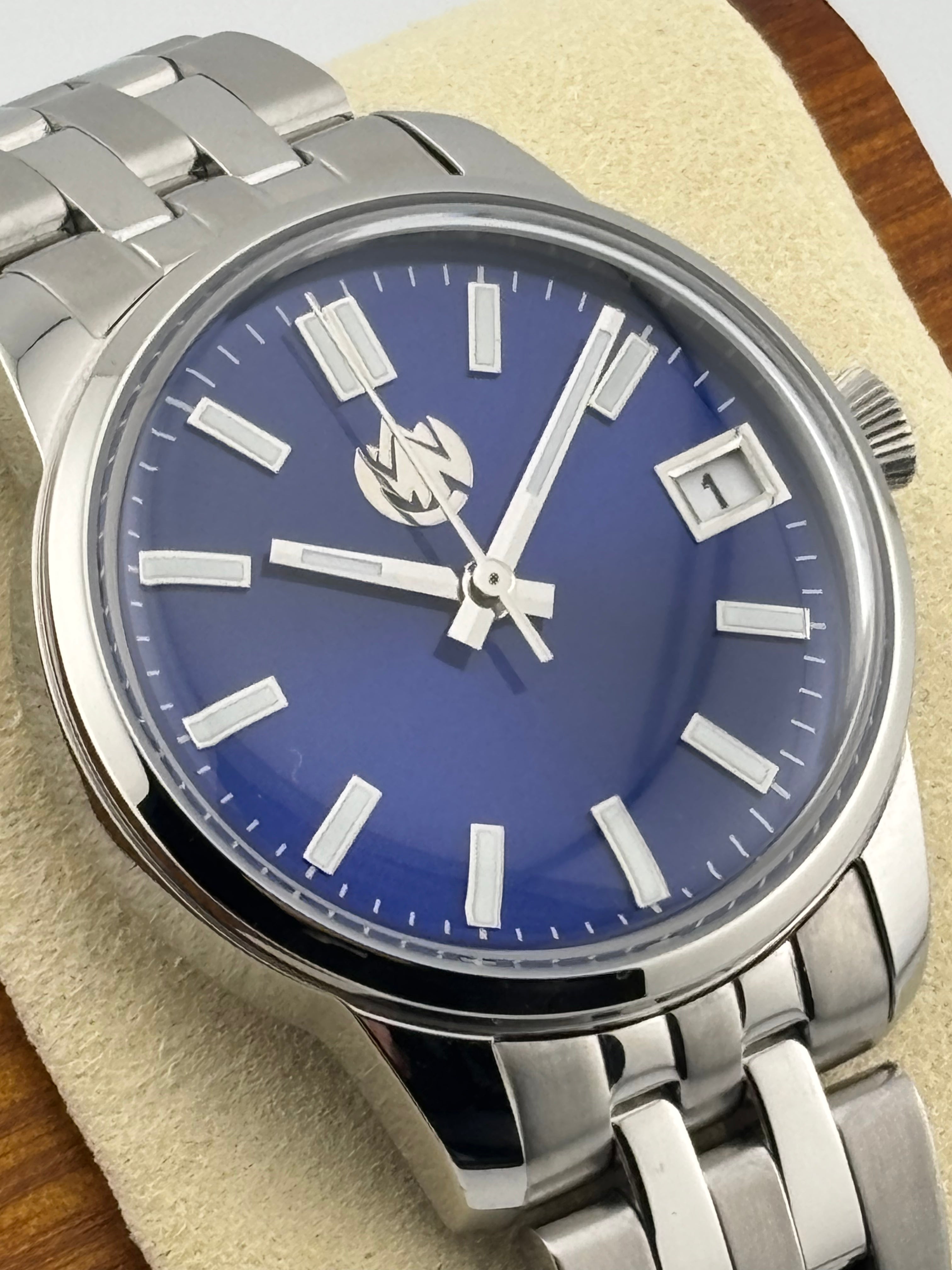 Silver & Deep Blue (Ladies Cocktail)