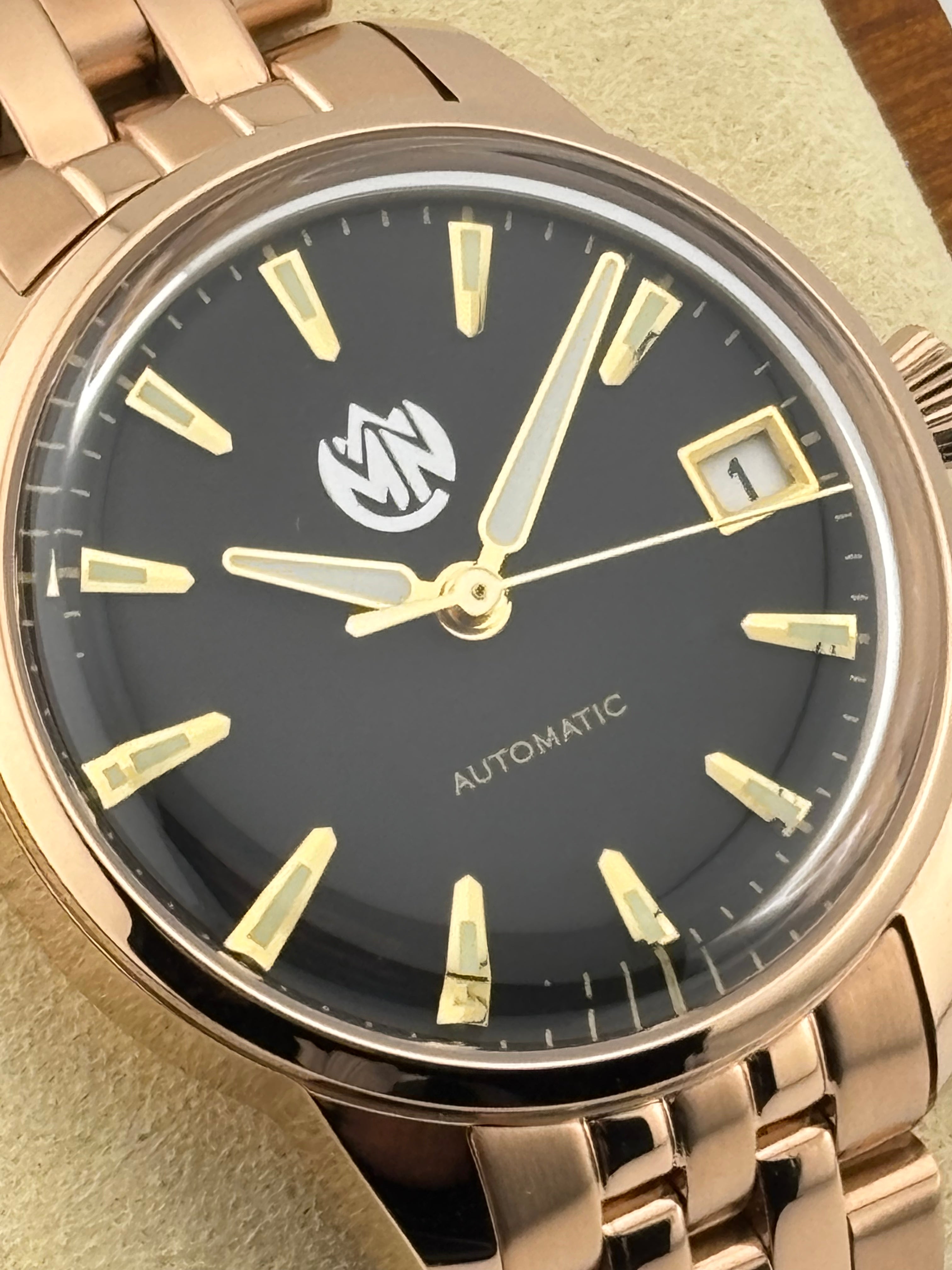 Rose Gold & Black (Ladies Cocktail)