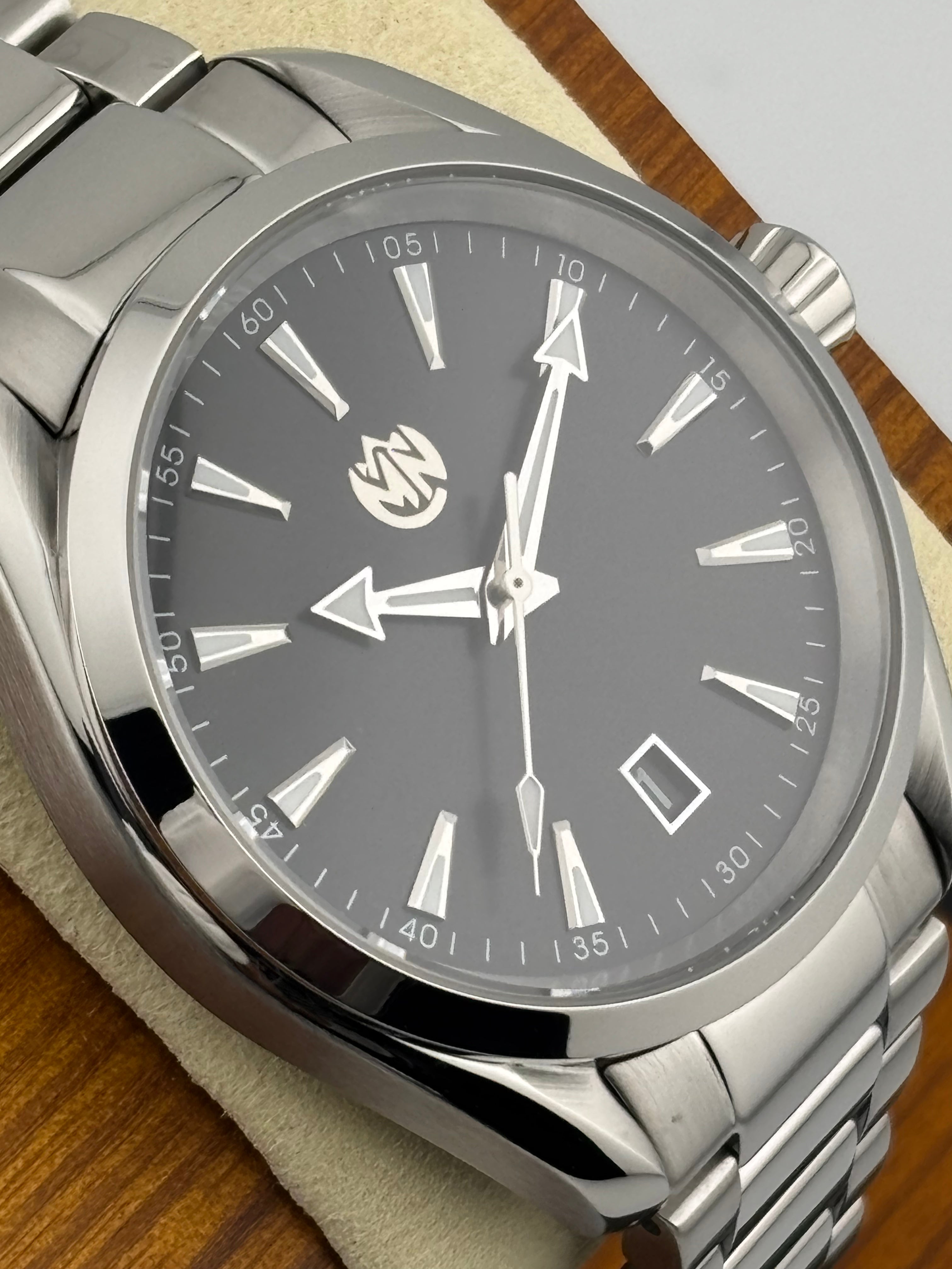 "Frontier" Black (Sports)