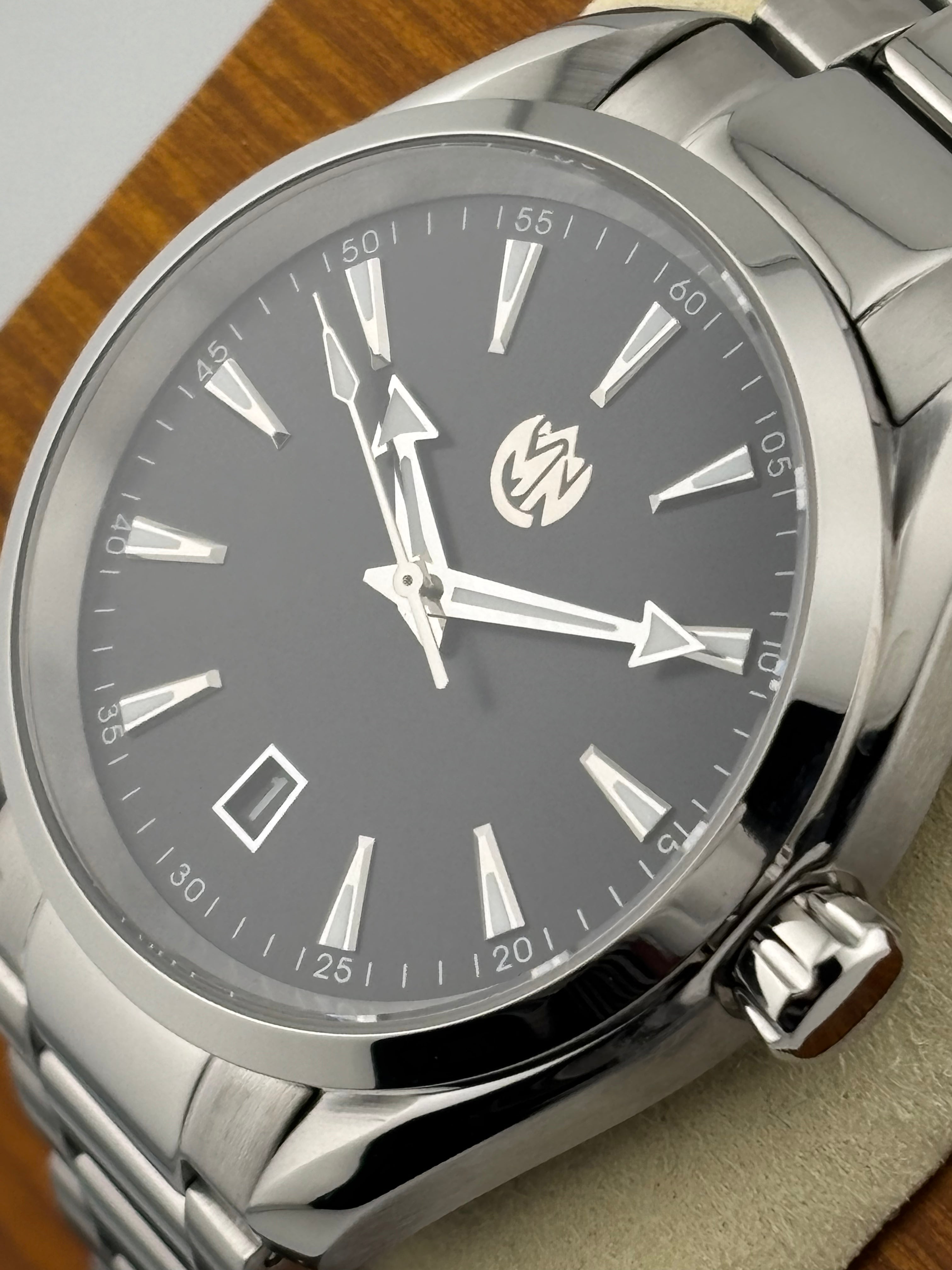 "Frontier" Black (Sports)